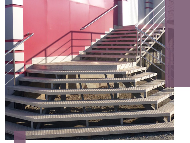 Лестницы для магазина в Кызыле — изготовление и монтаж