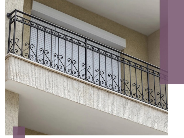 Балконные ограждения из металла и стекла в Кызыле для домов