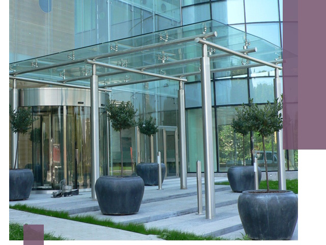 Навесы из стекла на заказ в Кызыле — монтаж и установка